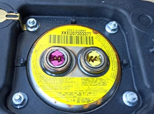 Подушка безопасности водителя для Opel Astra H Седан 2004-2014 на фотографиях