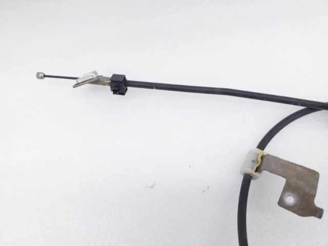 Трос ручника левый для Toyota Corolla E160/E180 Седан (RU) 2012-2016 на фотографиях
