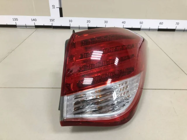 Фонарь внешний правый для Hyundai i40 1 Седан 2011-2015 на фотографиях