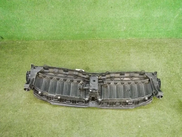 Воздуховод радиатора левый верхний для BMW 3er G20 2018+ на фотографиях