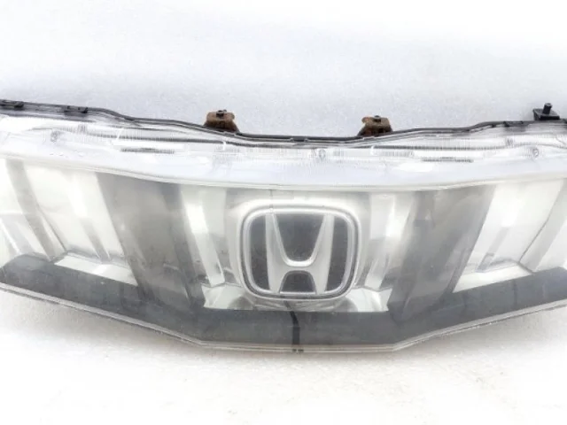 Решетка радиатора для Honda Civic FA 2005-2010 седан на фотографиях