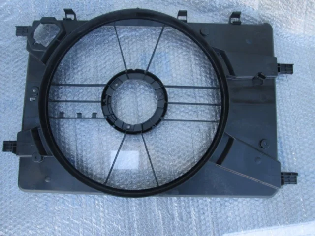 Диффузор вентилятора для Chevrolet Cruze 1 J300 2009-2015 на фотографиях