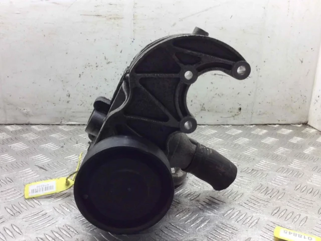 Насос охлаждающей жидкости ДВС(Помпа) для Opel Antara 2006-2017 на фотографиях