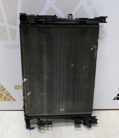 Радиатор охлаждения ДВС для Renault Sandero 5S 2012-2018 на фотографиях