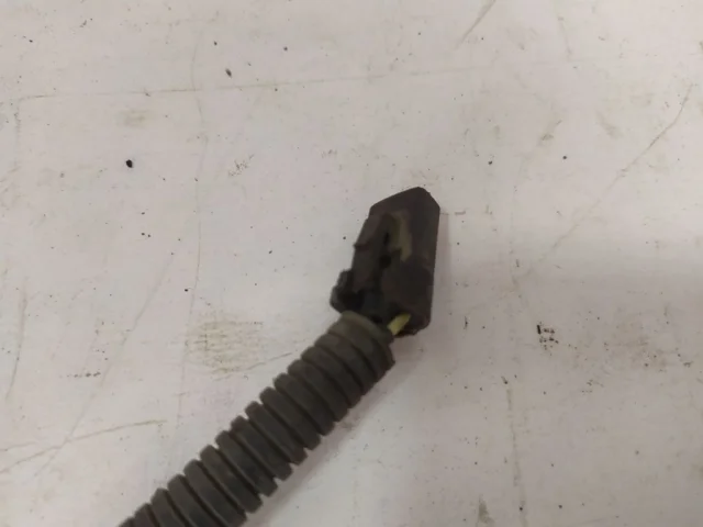 Датчик ABS передний левый для Hyundai Solaris 2 (2017-2022) на фотографиях