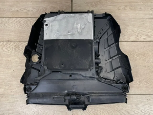 Корпус воздушного фильтра для Audi Q7 4M 2015+ на фотографиях