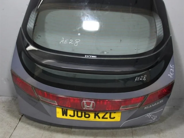 Крышка багажника для Honda Civic FK,FN 5D 2006-2012 на фотографиях