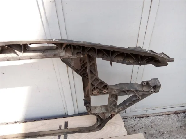 Панель радиатора (телевизор) для BMW X3 Е83 2003-2010 на фотографиях