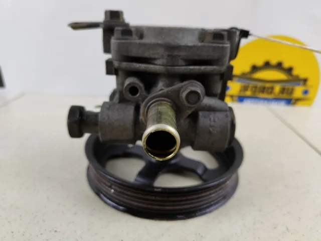 Насос ГУР для Mitsubishi Outlander 1 CU0W 2002-2009 на фотографиях