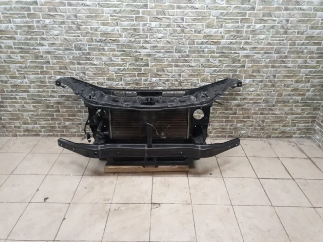 Панель радиатора (телевизор) для Mercedes-Benz GL class X166 2012-2016 на фотографиях