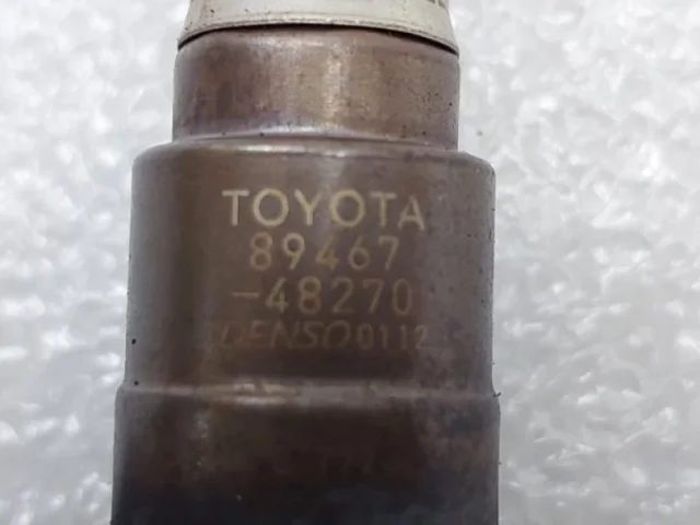 Лямбда-зонд (верхний) для Toyota RAV4 XA30 2005-2012 на фотографиях