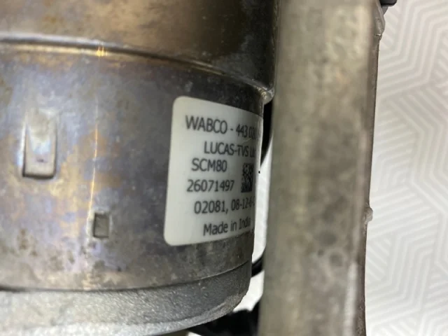 Компрессор пневмоподвески задний для Audi Q7 4L 2005-2015 на фотографиях