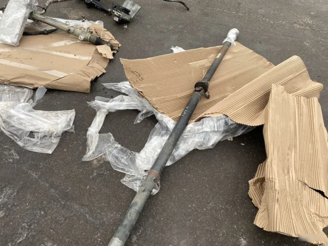 Карданный вал передний для Volvo XC90 I C 2002-2014 на фотографиях