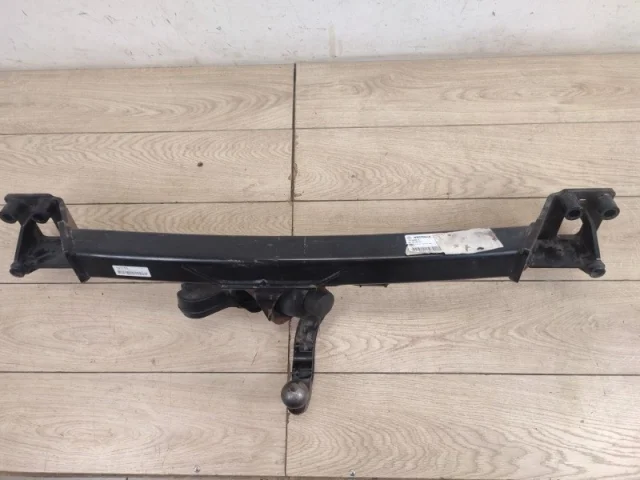 Фаркоп для Volkswagen Touareg II (7P5) 2010-2014 на фотографиях