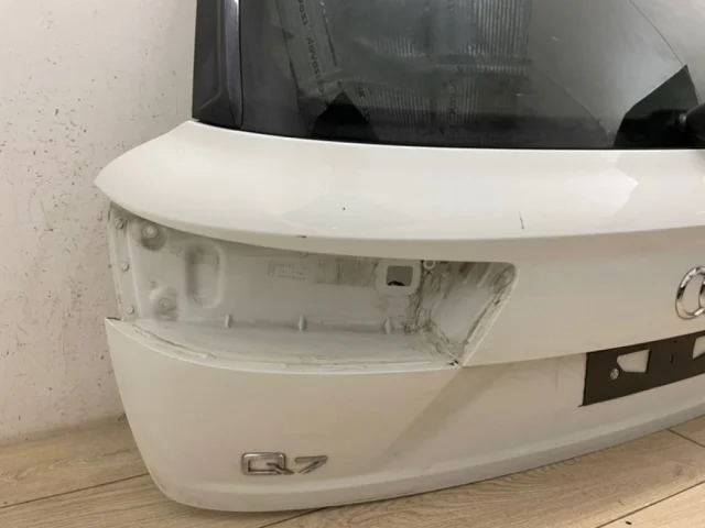 Крышка багажника для Audi Q7 4M 2015+ на фотографиях