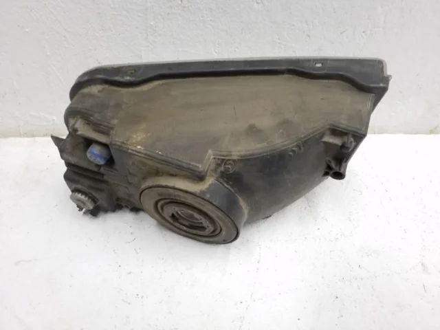 Противотуманка (ПТФ) передняя левая для Toyota Land Cruiser 200 2007-2015 на фотографиях