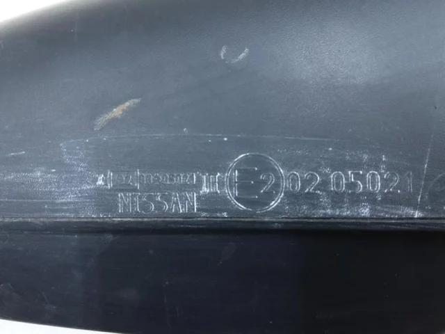 Стекла и зеркала для Nissan Note E12 2012-2020 на фотографиях