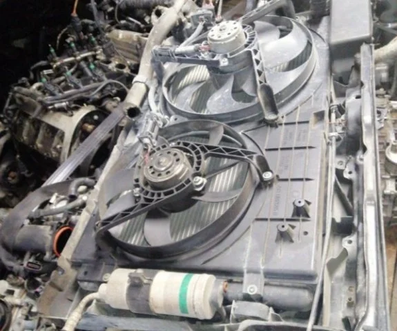 Панель радиатора (телевизор) для Volkswagen Golf IV (1J5) Универсал 1997-2006 на фотографиях