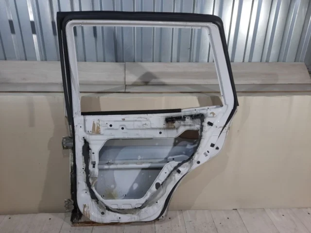 Двери для Hyundai Santa Fe Classic SM 2007-2013 на фотографиях