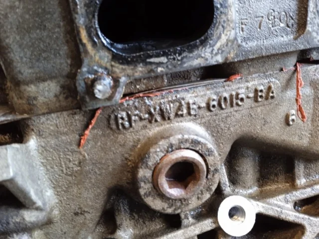 Двигатель без навесного для Jaguar XF X250 2008-2016 на фотографиях