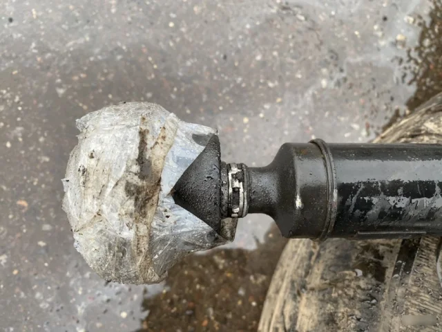 Карданный вал задний для Volvo XC90 I C 2002-2014 на фотографиях