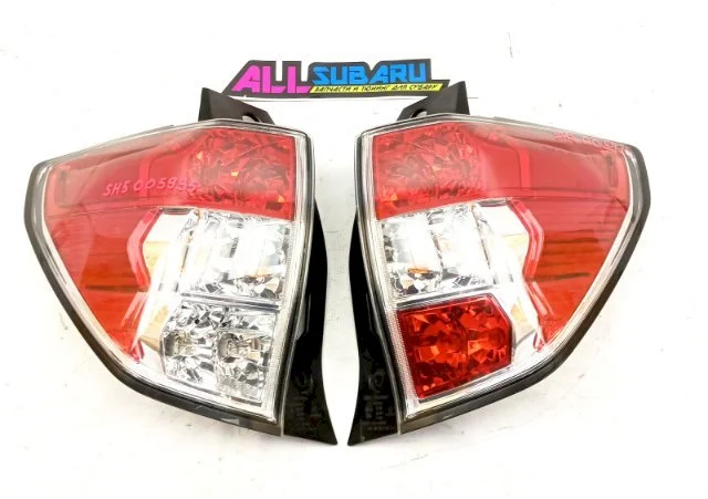 Фонарь правый для Subaru Forester SH 2008-2012 на фотографиях