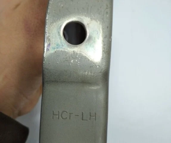 Петля капота левая для Hyundai Solaris 2 (2017-2022) на фотографиях