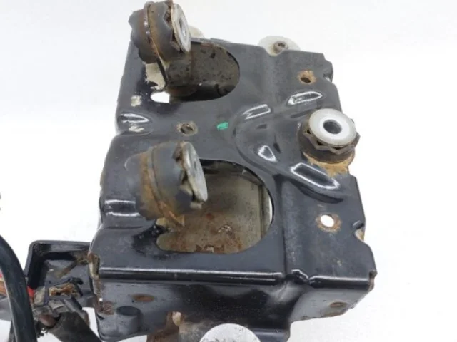 Компрессор пневмоподвески задний для Audi Q7 4M 2015+ на фотографиях