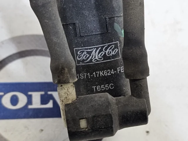 Насос омывателя фар для Volvo C30 MK 2006-2013 на фотографиях