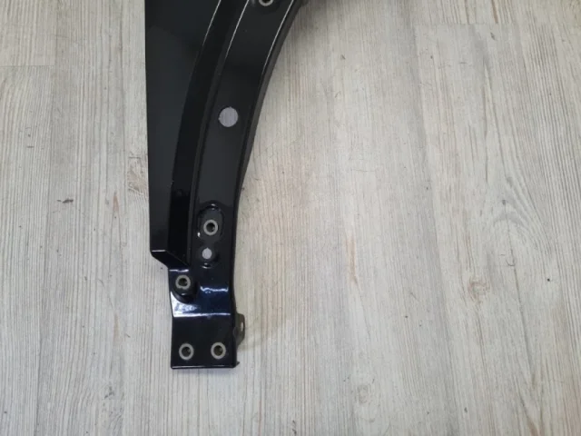 Крыло правое для Audi Q3 F3 2018+ на фотографиях