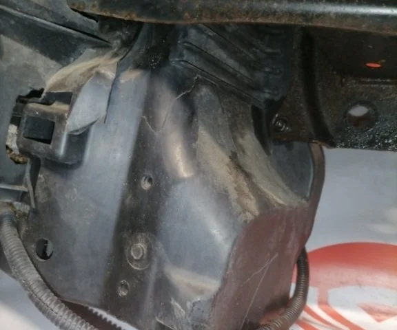 Панель радиатора (телевизор) для Volkswagen Golf VI (5K) (3dr) 2008-2012 на фотографиях