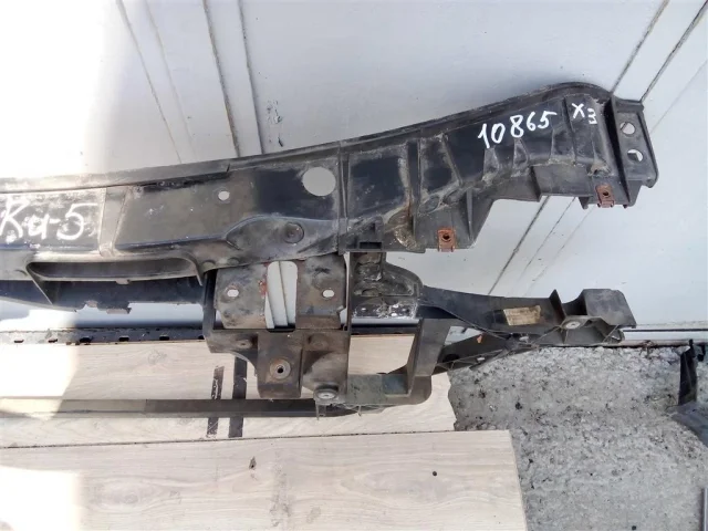 Панель радиатора (телевизор) для BMW X3 Е83 2003-2010 на фотографиях