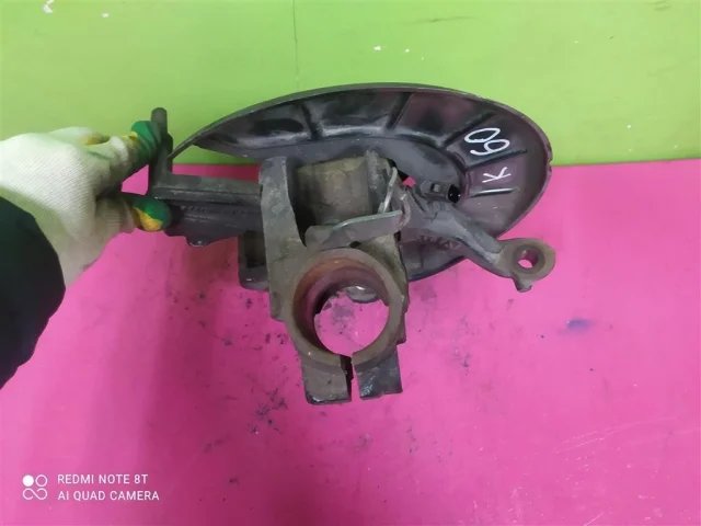 Кулак поворотный правый для Volkswagen Jetta 6 2010-2019 на фотографиях