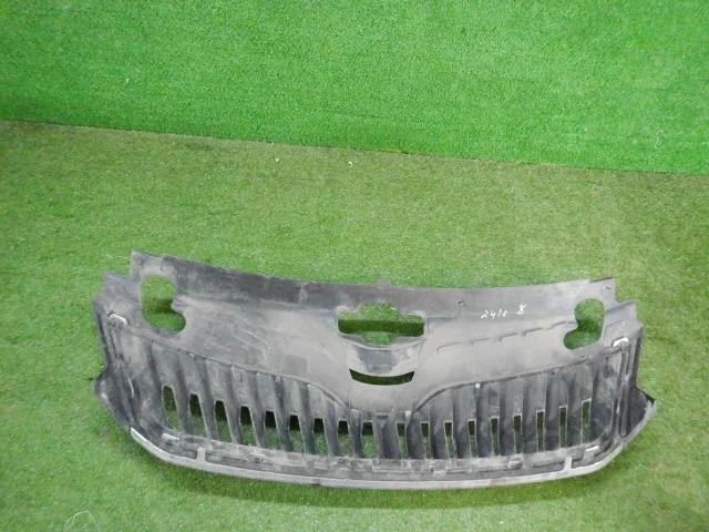 Решетка радиатора для Skoda Rapid I NH3 2012-2017 на фотографиях