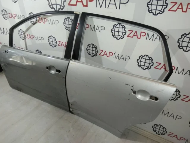 Двери для Nissan Tiida SC11 Седан 2007-2014 на фотографиях