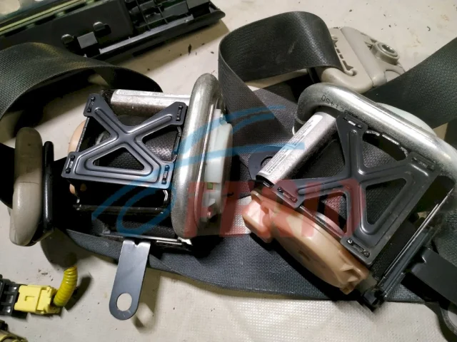 Ремень безопасности передний левый для Suzuki Grand Vitara 2005-2014 на фотографиях