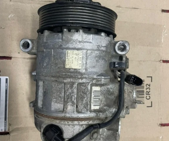 Компрессор кондиционера для Porsche Cayenne 958 2010-2014 на фотографиях