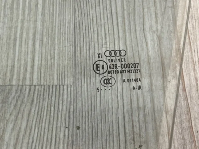 Стекло двери переднее левое для Audi Q7 4M 2015+ на фотографиях