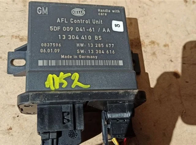 Блок розжига ксенона для Opel Insignia Хэтчбек A 2008-2017 на фотографиях