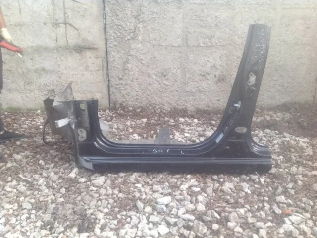 Стойка кузова центральная левая для Hyundai Solaris 1 рестайлинг 2014-2017 на фотографиях