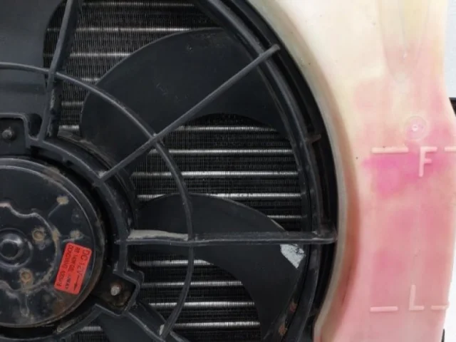 Кассета радиаторов для Hyundai Solaris 1 RB (2011-2013) на фотографиях