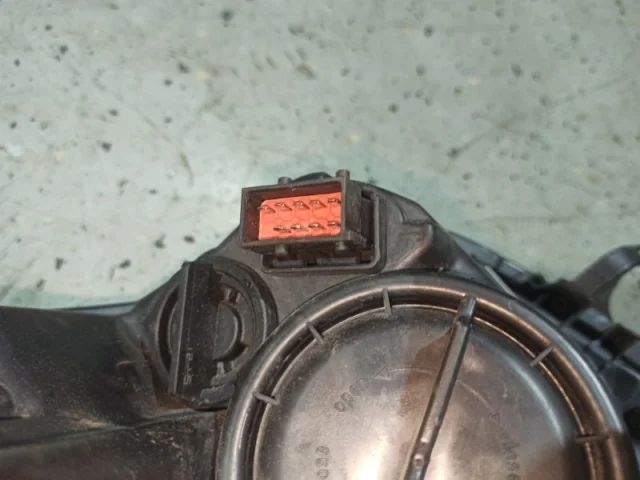 Фара правая для Opel Insignia Седан A 2008-2017 на фотографиях