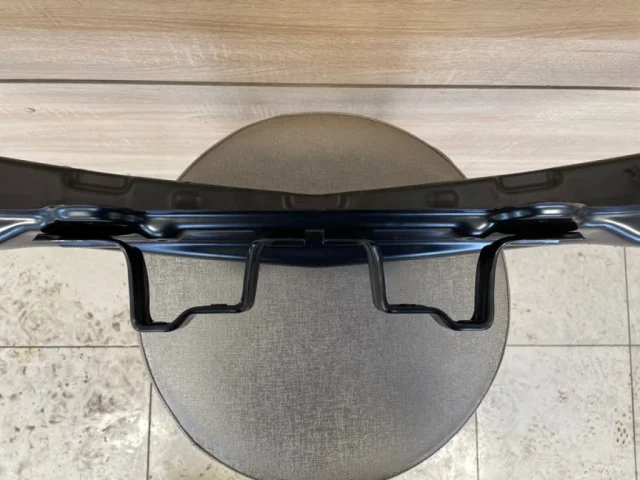 Усилитель переднего бампера для Mitsubishi Pajero Sport KH0 rest 2013-2017 на фотографиях