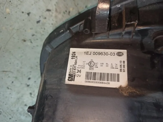 Фара правая для Opel Insignia Седан A 2008-2017 на фотографиях