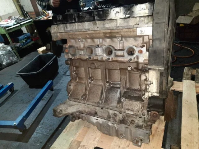 Двигатель без навесного для Rover 45 2000-2006 на фотографиях