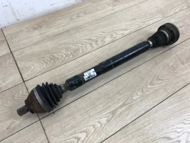 Привод передний правый для Volkswagen Passat (B6, Typ 3C) 2005-2010 на фотографиях