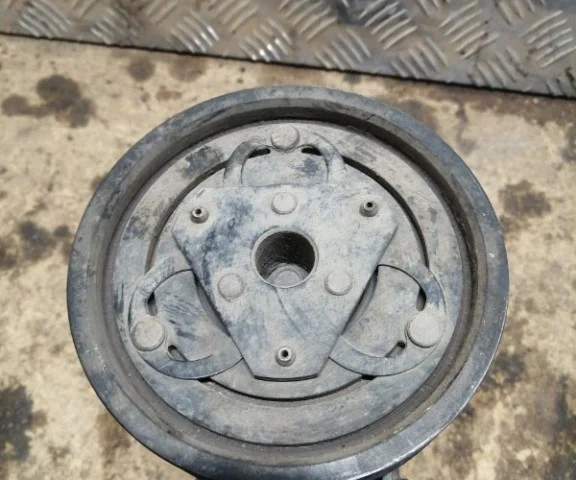 Компрессор кондиционера для Renault Logan 2018+ (L8 rest.) на фотографиях