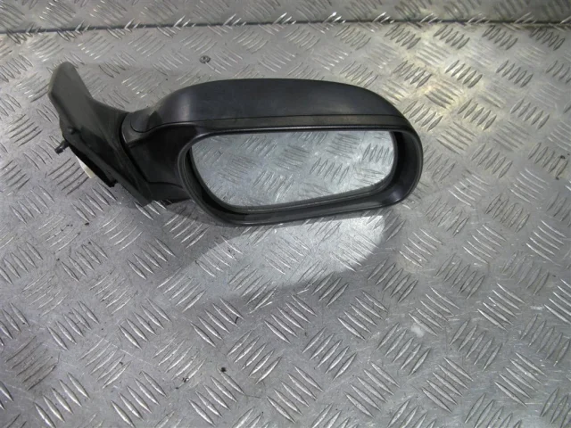 Стекла и зеркала для Mazda 3 BK Хэтчбек 2003-2009 на фотографиях