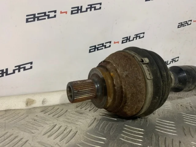 Привод передний правый для Volkswagen Passat (B7) 2010-2014 на фотографиях