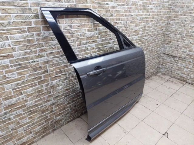 Дверь передняя правая для Land Rover Range Rover Sport L494 2013-2017 на фотографиях